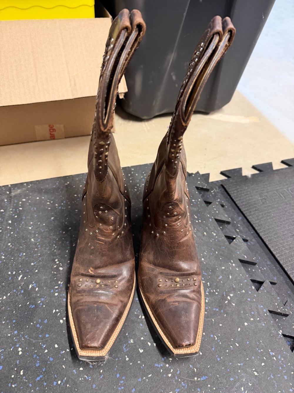 Ariat Brown Leather Western Boots - Chestnut Tone